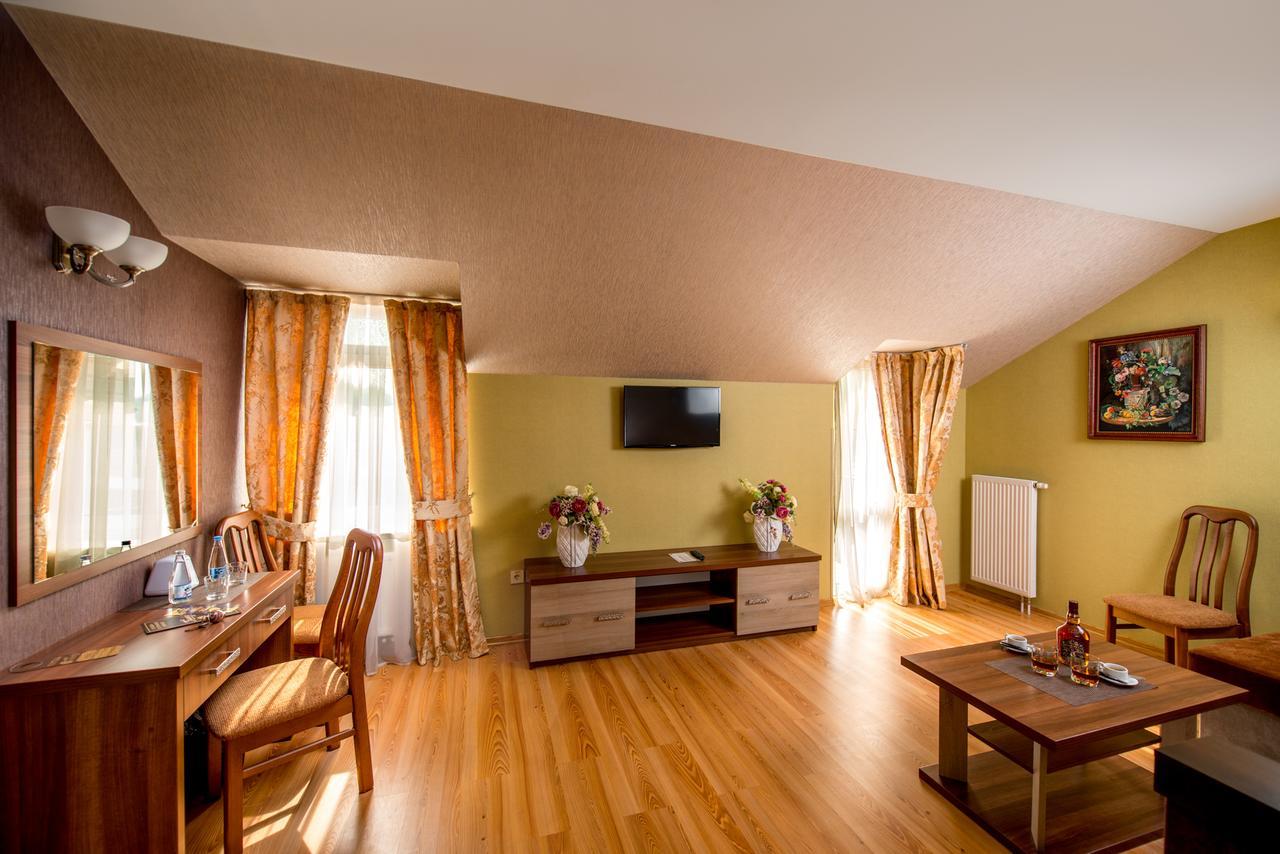 Hotel&Spa Pysanka: Relaxation Oasis with Saunas and Jacuzzi Lviv Exterior photo
